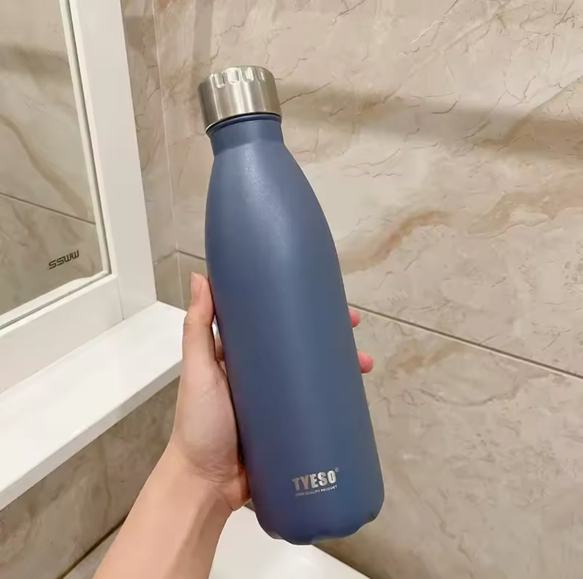 TYESO Orignal Stainless Steel Insulated Water Bottles For Hot And Cold Beverages 750ml And 1000ml