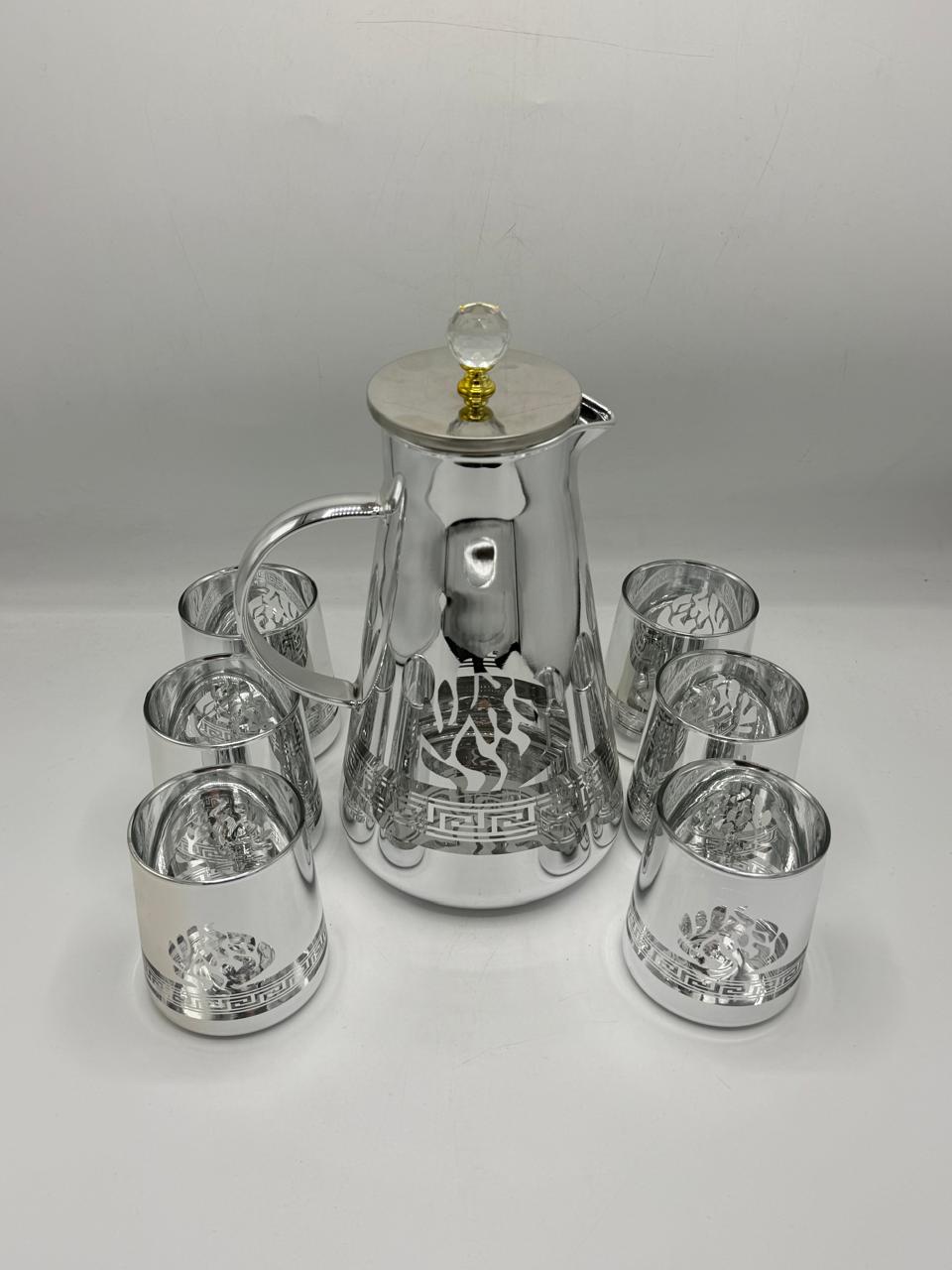 Large borosilicate glass jug with lid