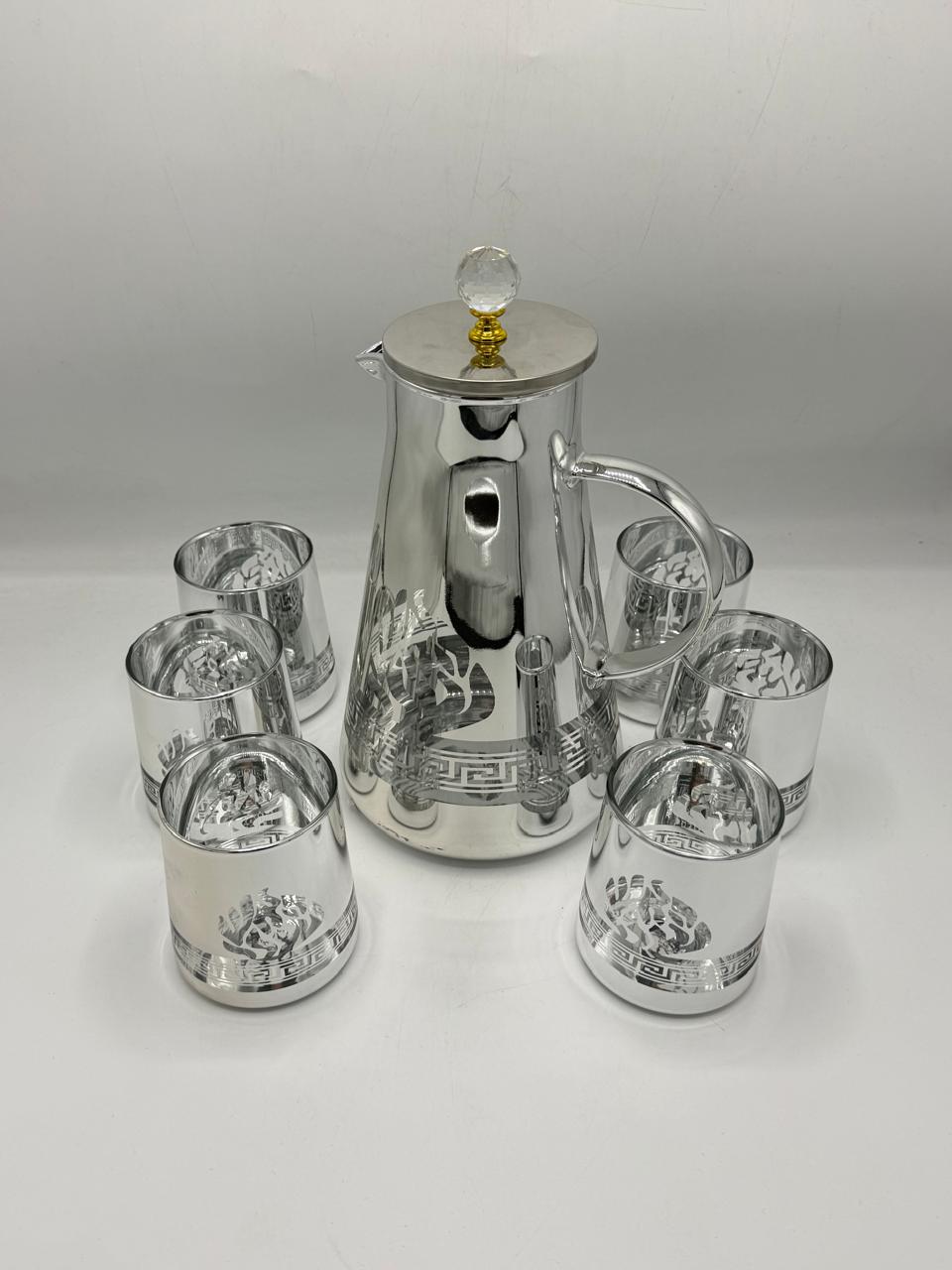 Large borosilicate glass jug with lid