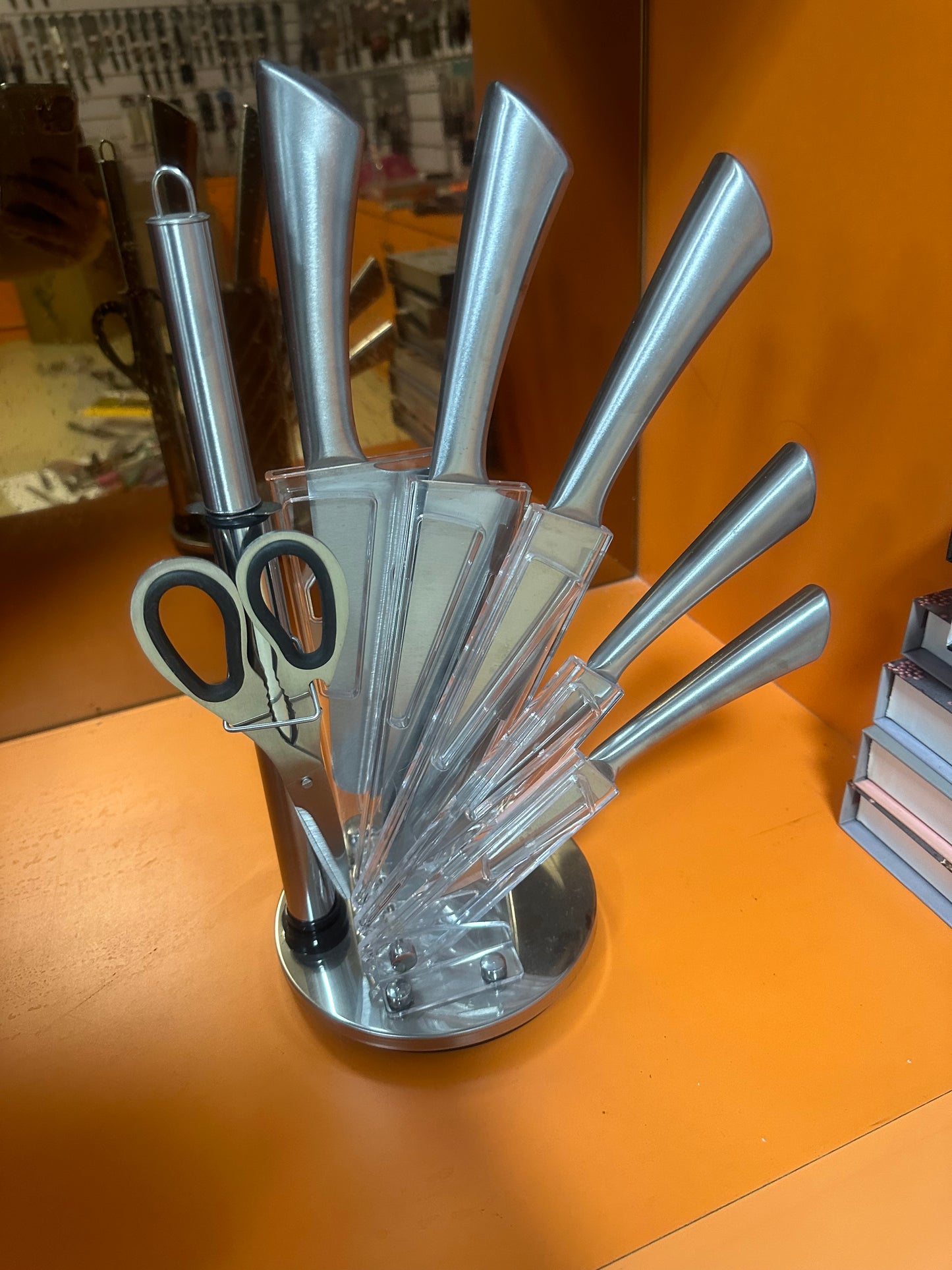REVOLVING KNIFE SET